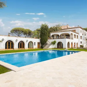  Villa Maricel